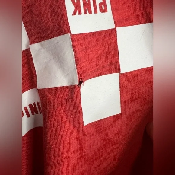 VS Pink T-Shirt - Picture 4 of 4